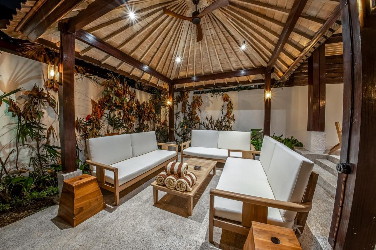 Putri Salju Villa By Evdekimi Ubud エクステリア 写真